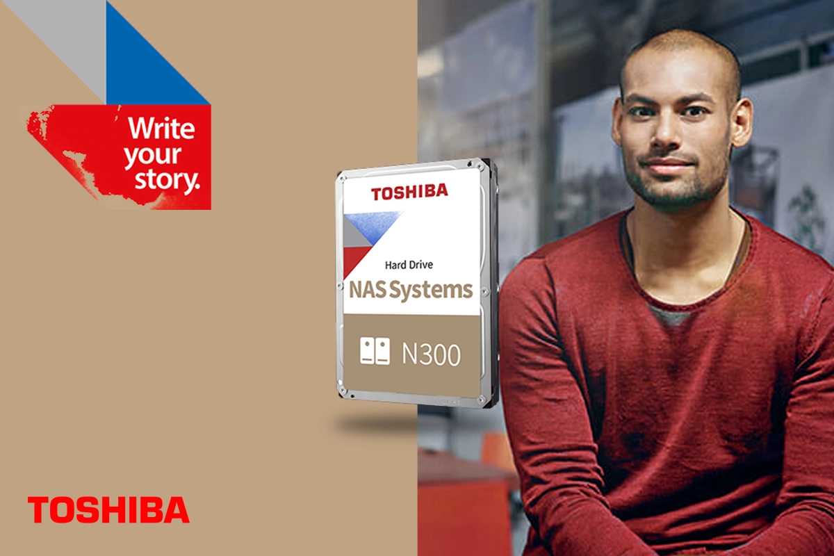 Toshiba N300 - Sorgt zuverlässig rund um die Uhr für die Speicherung und den Zugriff auf große Datenmengen durch mehrere Clients. Toshiba N300 - Sorgt zuverlässig rund um die Uhr für die Speicherung und den Zugriff auf große Datenmengen durch mehrere Clients. Lächelnder, junger Mann.