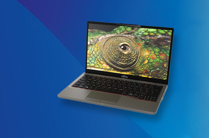 Future-X FUJITSU Notebook LIFEBOOK U7312 Future-X FUJITSU Notebook LIFEBOOK U7312 - Laptop auf blauem Hintergrund