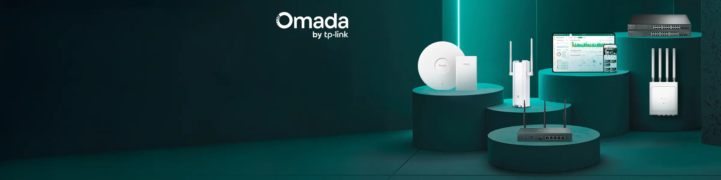 Omada by TP-Link – Skalierbare und sichere Netzwerklösungen mit einfacher Verwaltung und hoher Leistung. Produktbilder der verschiedenen Omada by TP-Link Lösungen auf grünen, runden Podesten vor einem dunkelgrünen Hintergrund.
