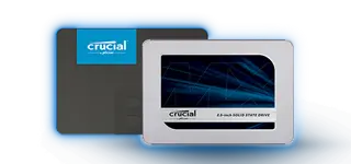 Crucial SATA SSDs. SATA-Leistung im 2,5-Zoll-Format. Crucial SATA SSDs. SATA-Leistung im 2,5-Zoll-Format. Produktfoto.