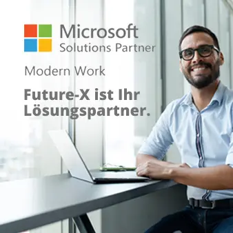 Future X ist zertifizierter Microsoft Solution Partner für Modern Work. Buchen Sie bei uns Ihre Microsoft 365 Business Lizenzen. Visual eines jungen Manners der an einem Notebook sitzt.