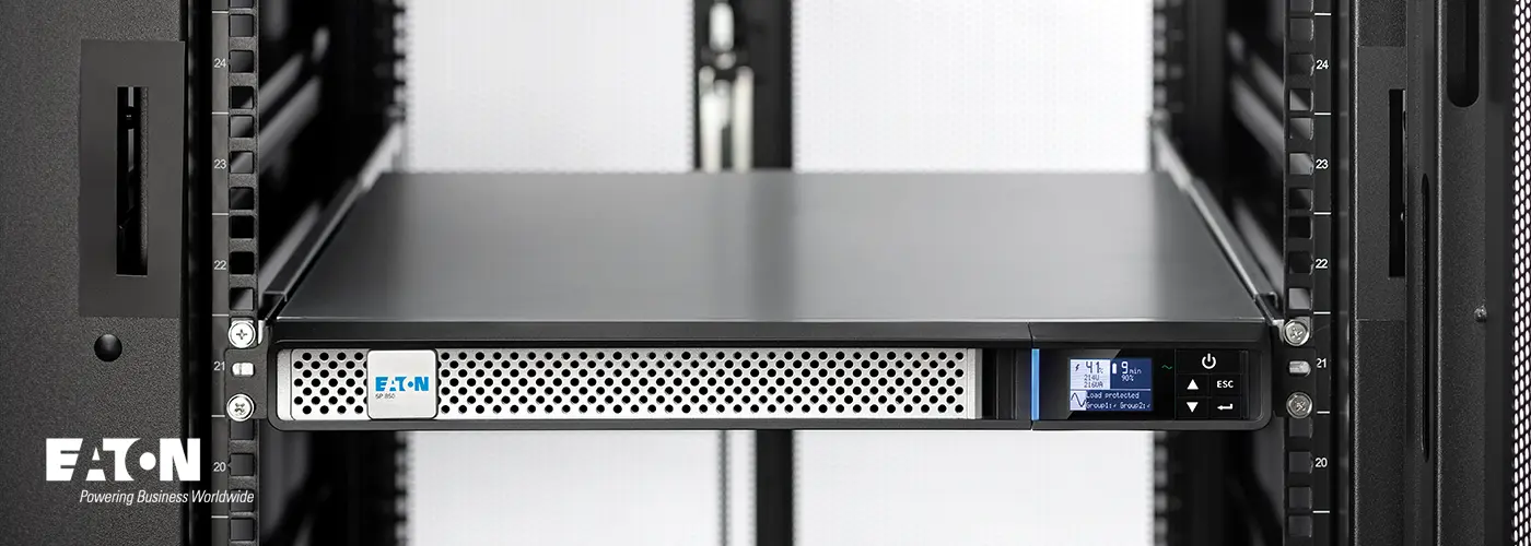 Eaton 5P Gen2 USV – die kompakte und effiziente Lösung für IT-Edge-Umgebungen, die 22 % mehr Leistung als ihr Vorgänger liefert Eaton 5P Gen2 USV – die kompakte und effiziente Lösung für IT-Edge-Umgebungen, die 22 % mehr Leistung als ihr Vorgänger liefert. Visual der USV als 1-HE-Rack in einem Serverschrank verbaut.
