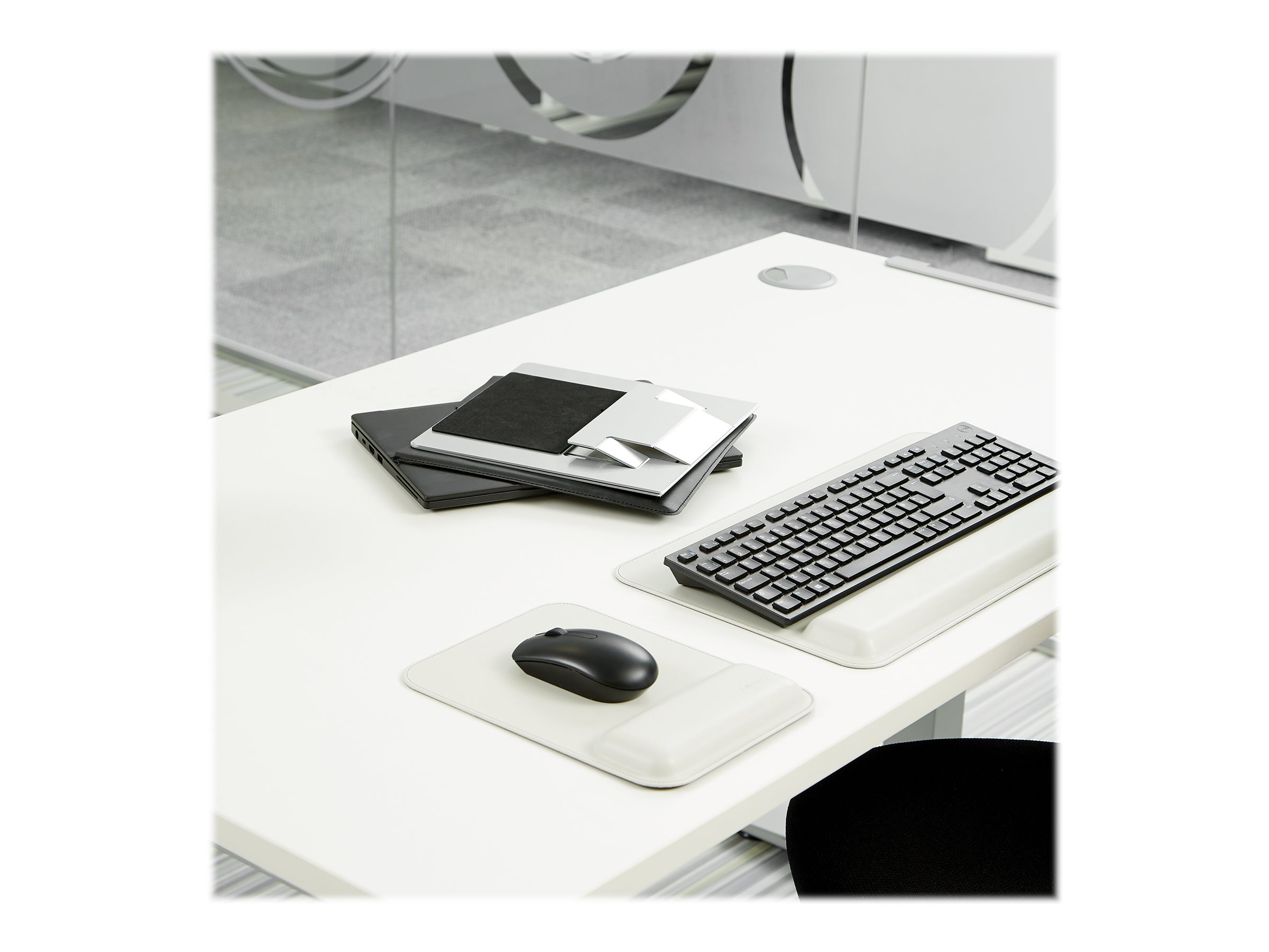 CCS Product Image (Left-angle/2400 x 1800)