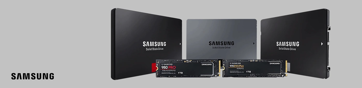 Samsung Highspeed SSDs, ultrahohe Leistung bei maximaler Speicherkapazität. Samsung Highspeed SSDs, ultrahohe Leistung bei maximaler Speicherkapazität. Produktbeispiele auf grauem Hintergrund.
