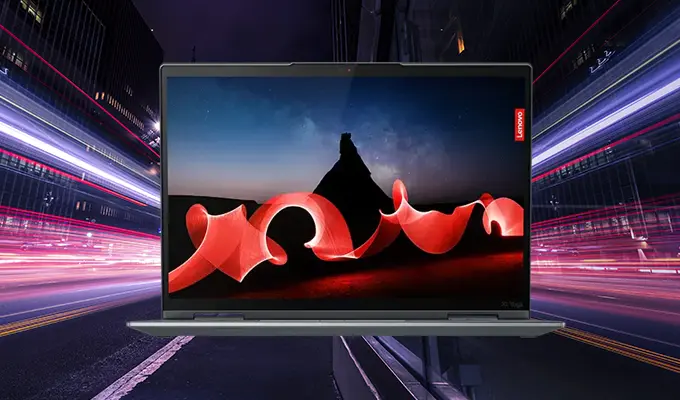 Mobiles Arbeiten mit Lenovo. Ein flexibler Arbeitsplatz für individuelle Anforderungen. Mobiles Arbeiten mit Lenovo. Ein flexibler Arbeitsplatz für individuelle Anforderungen. Visual eines Laptops vor einem Hintergrund, der bunte Lichtstrahlen zeigt.